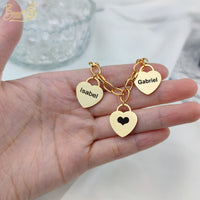 Pulseira Corações da Vida - Personalizável - Gravação a Laser - Aço Inoxidável | Oferta Especial Dia Das Mães!